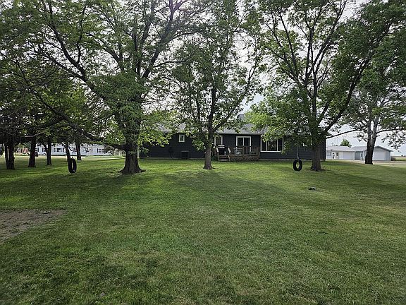 2nd image of 104 2nd Ave