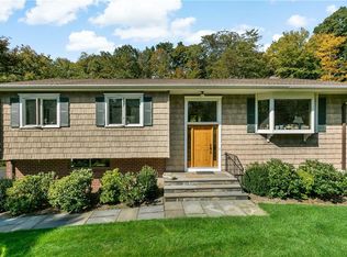 25 Long Pond Rd, Armonk, NY 10504