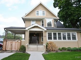 61 6th Ave APT 1, La Grange, IL 60525