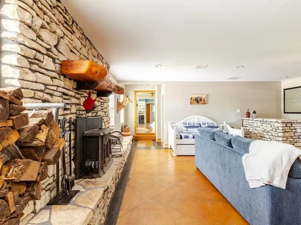 3821 Hunter Rd, New Braunfels, TX