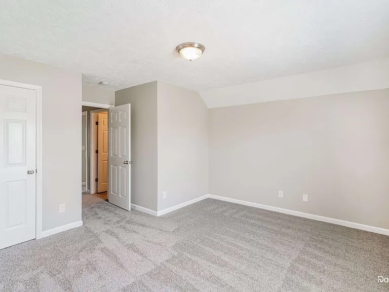 5628 Hickory Park Dr — Photo 8