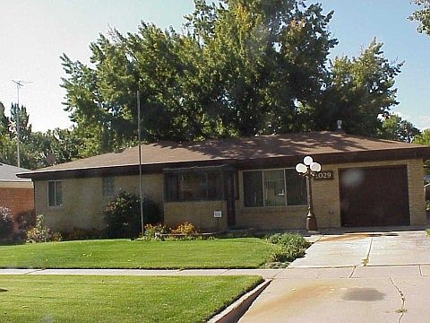 Beautiful Brick Ranch Style Home with 3 Bedrooms