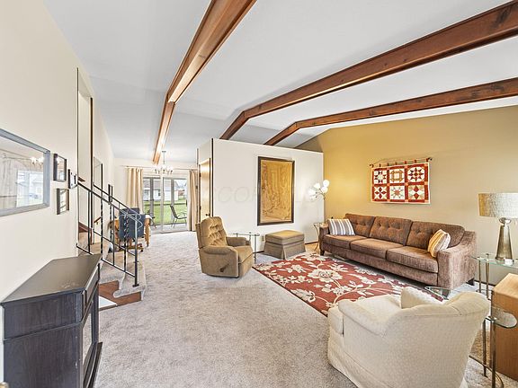 3rd image of 439 Canterwood Ct