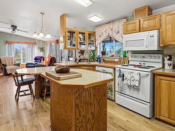 5th image of 8659 SW Shad Rd