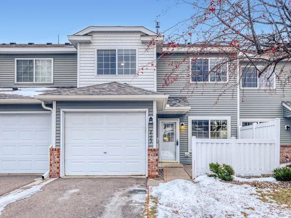 2123 Grenadier Ave N, Oakdale, MN 55128