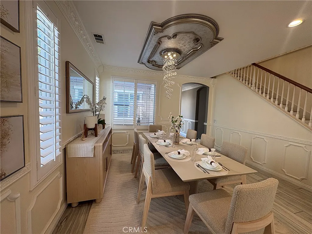 4 bed, 2588 sqft, $4,400 — Photo 4