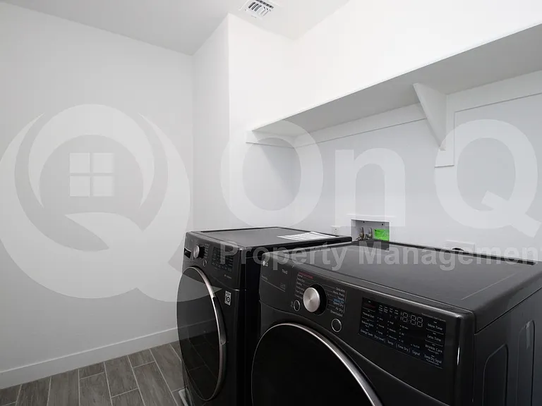 11818 S 54th Ln — Photo 24