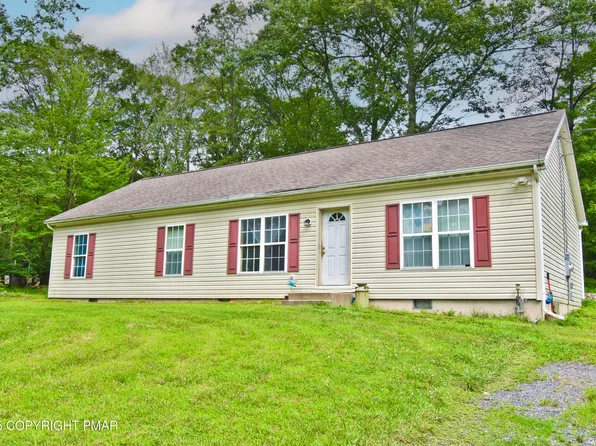 8726 E Nottingham Dr, Kunkletown, PA 18058