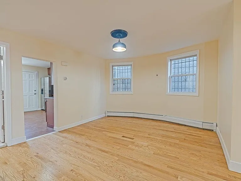 337 Summit Ave #1 — Photo 6
