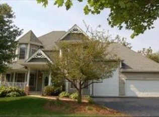 2S674 Arrowhead Dr, Wheaton, IL 60189