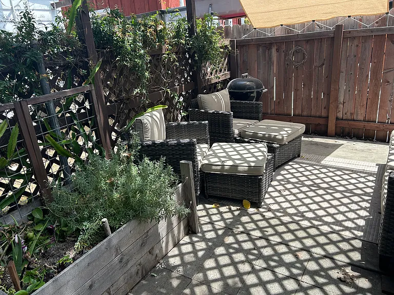 1821 Thomas Ave — Photo 11