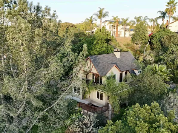 1226 Country Club Dr, Escondido, CA 92029