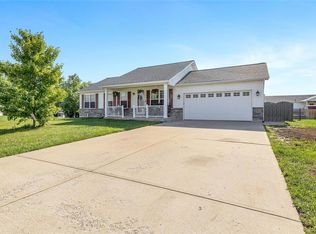 245 Derek Dr, Hawk Point, MO 63349
