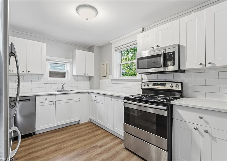 1st image of 107 Lake St