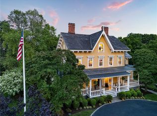 3 Barberry Ln, Rye, NY 10580