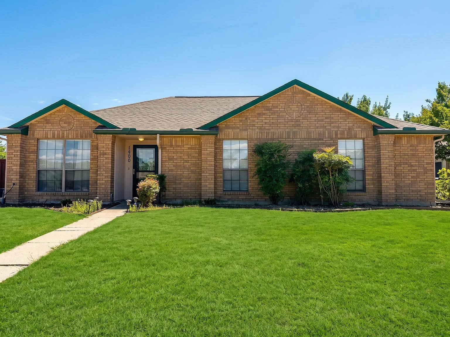 3 bed, 1613 sqft, $2,249 — Photo 3