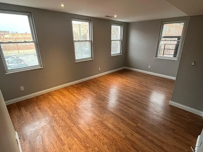 1618 Hughes St #3 — Photo 3
