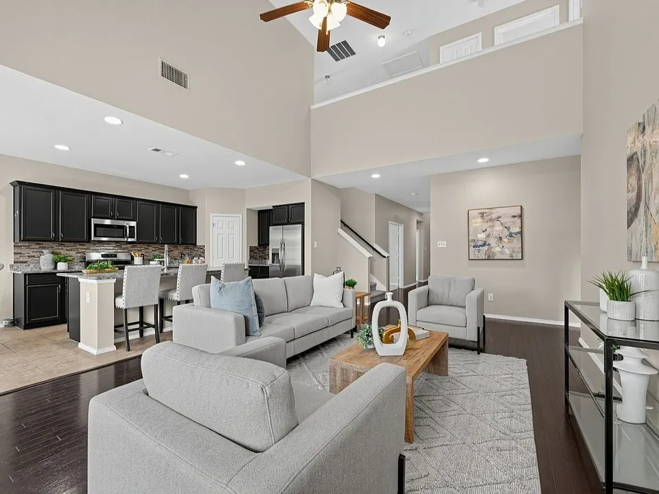 517 High Desert Dr