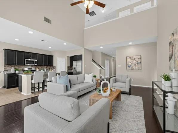 517 High Desert Dr, Fort Worth, TX 76131