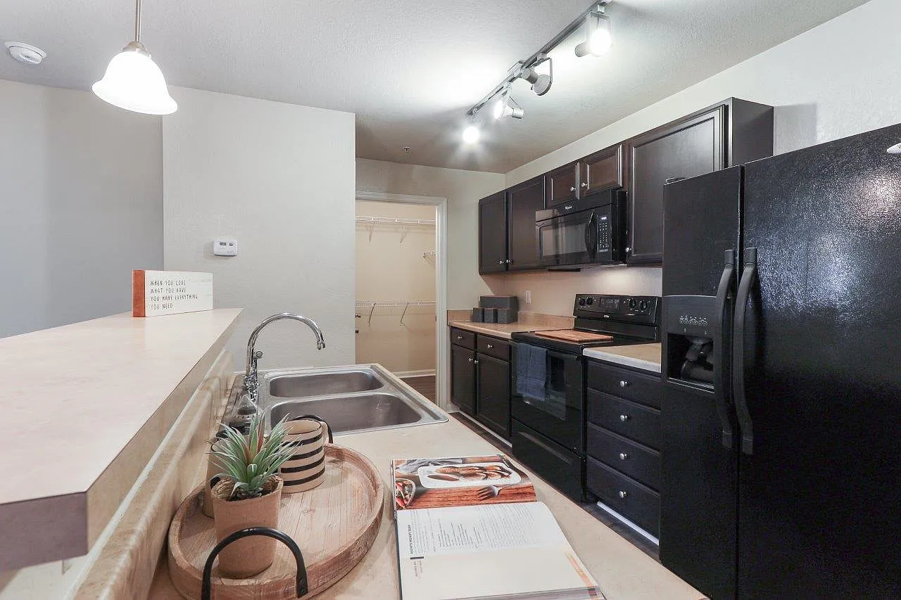Parc at Flowing Wells Apartment Homes — Photo 2