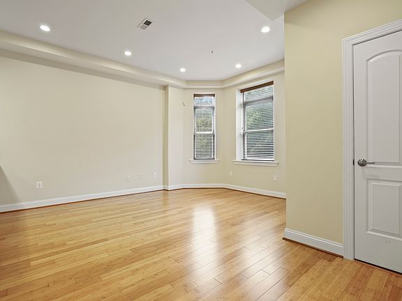 4th image of 1333 Euclid St NW APT 201