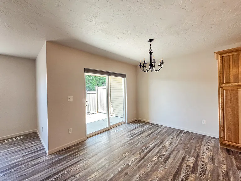 262 Ash Loop — Photo 7