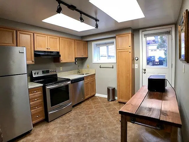 907 S Streeper St — Photo 3