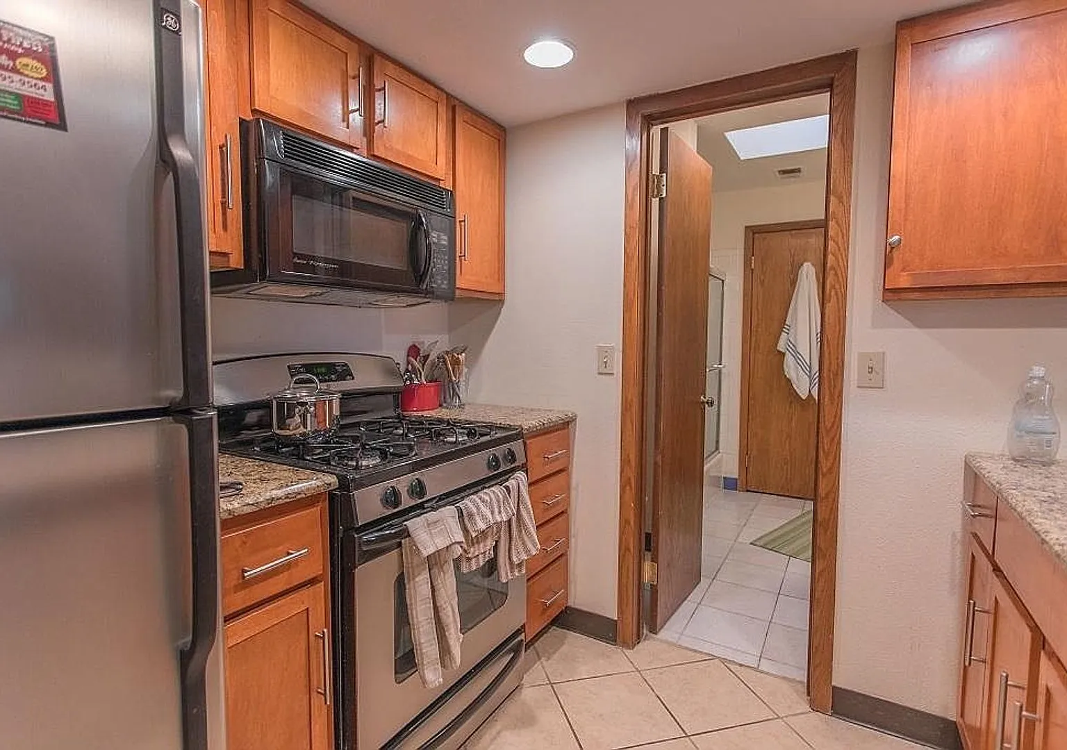 Spacious & Stylish 2-Bedroom + Loft in Prime Boulder Location | Available September 3! — Photo 4