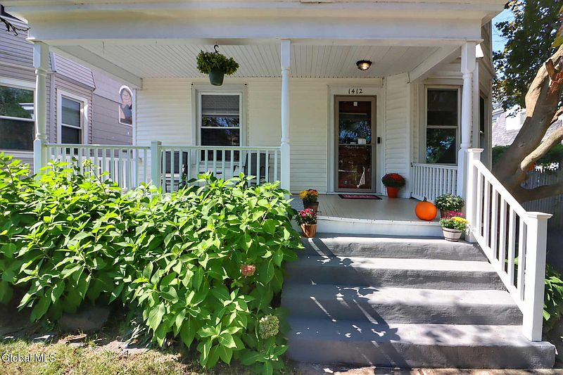 2nd image of 1412 Rugby Road