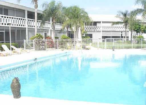 3rd image of 331 Tequesta Dr APT 124