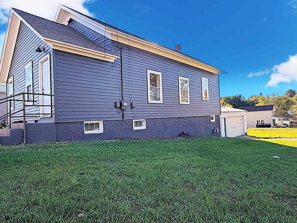 1st image of 142 Bennett St