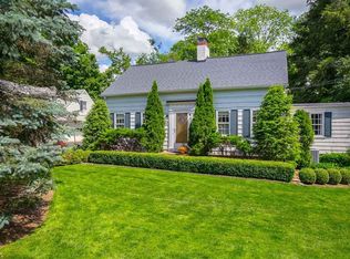60 Maple Ln, Aurora, OH 44202