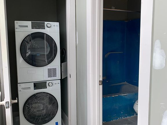 3rd image of 200 Claremont Ave #215