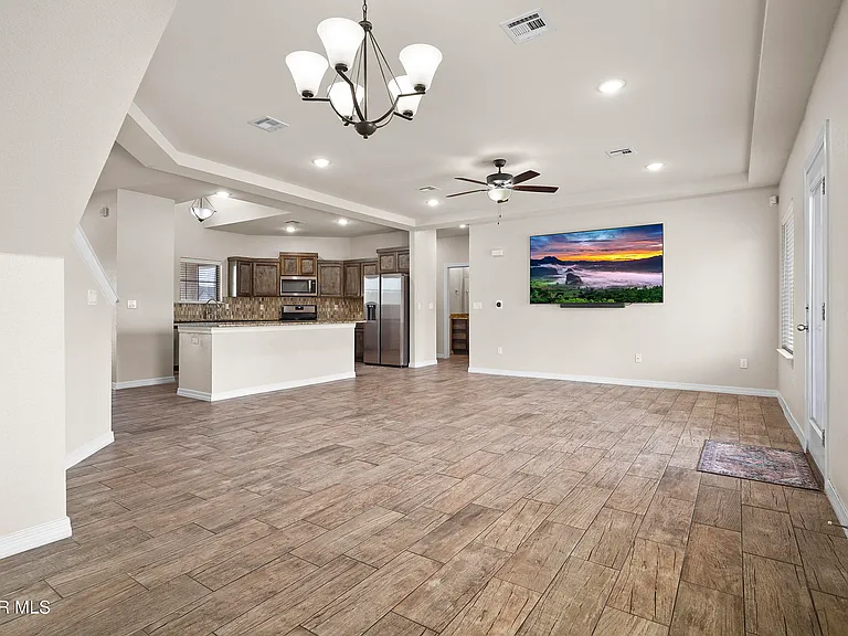 618 Rafael Marmolejo St — Photo 21