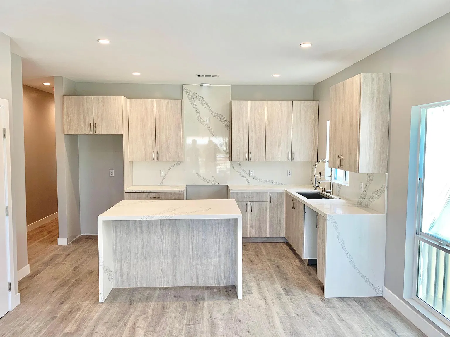 1348 Carmona Ave — Photo 2