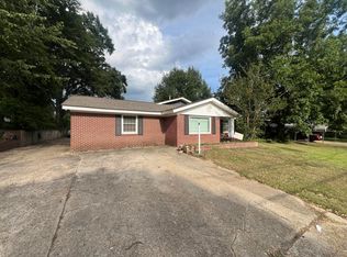 208 Lamar Ave, Hattiesburg, MS 39402