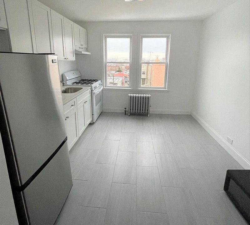 1st image of 33-14 21st Ave #3