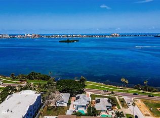 1951 Edgewater Dr, Clearwater, FL 33755