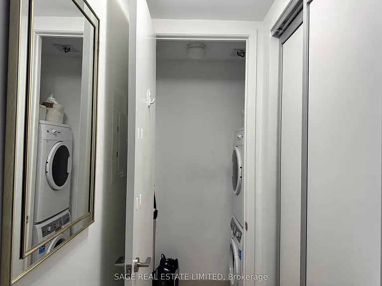 377 Madison Ave #405 — Photo 8