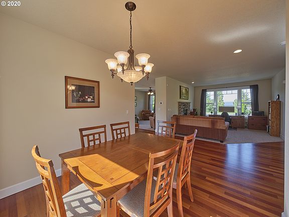 5th image of 9505 NW Lakeshore Ave