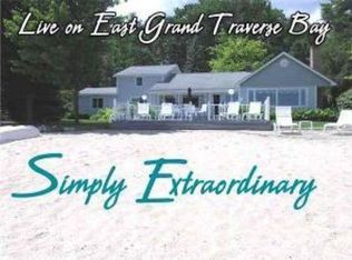 601 Ahgosa Trl, Traverse City, MI 49686