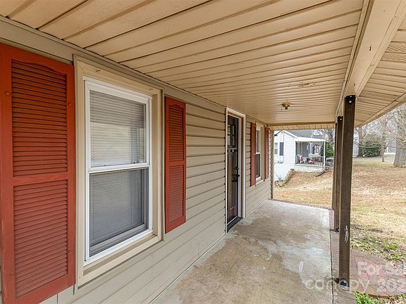 5th image of 107 McGinnis St