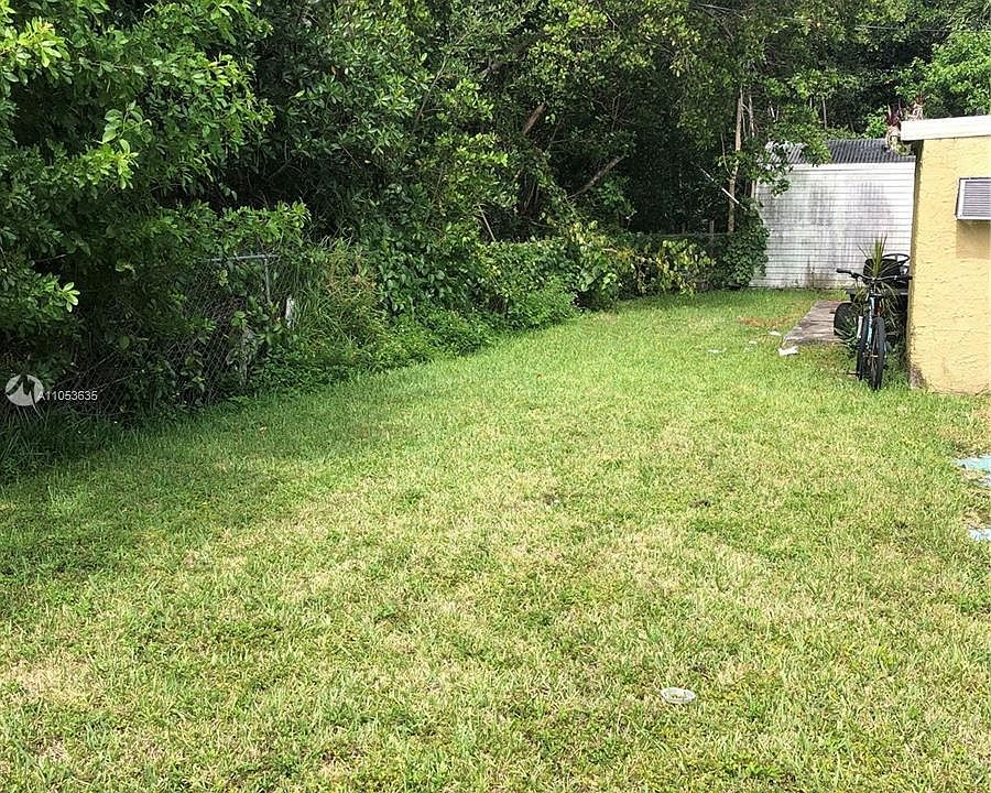 1st image of 2499 NE 137th St