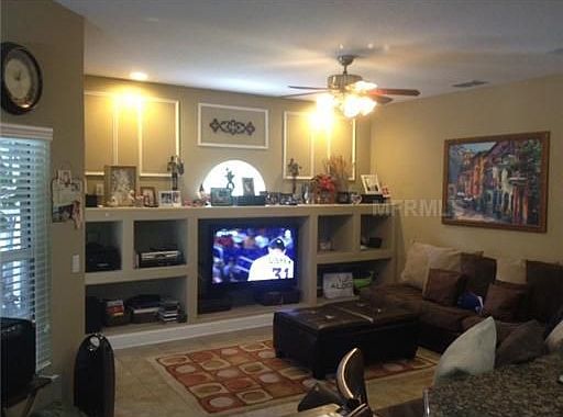 4th image of 912 Johns Cove Ln