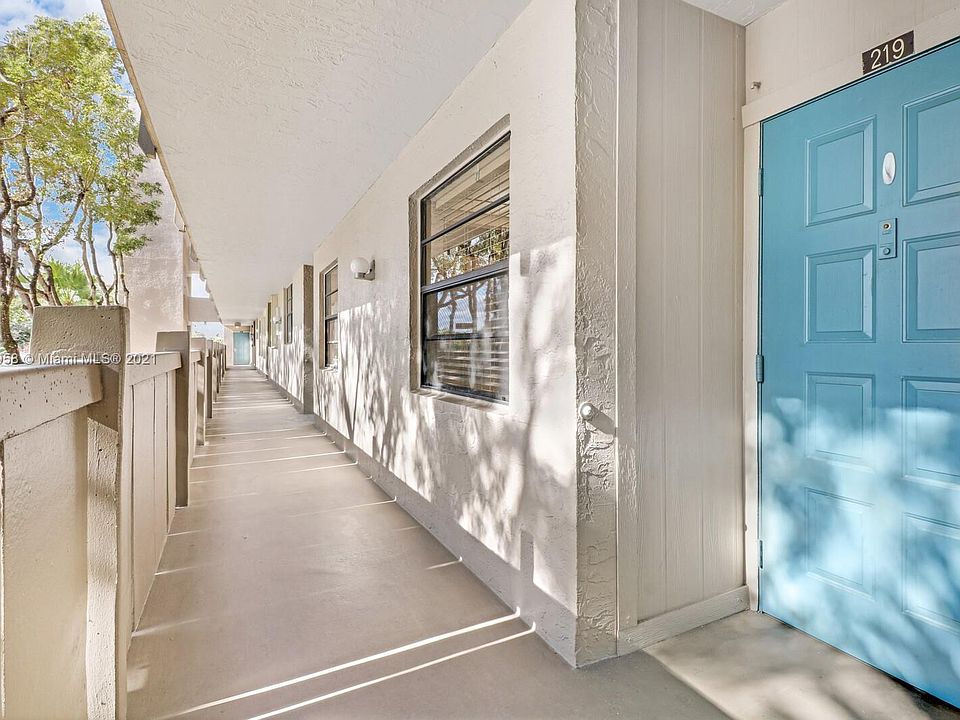 901 Colony Point Cir APT 219, Pembroke Pines, FL 33026 Zillow