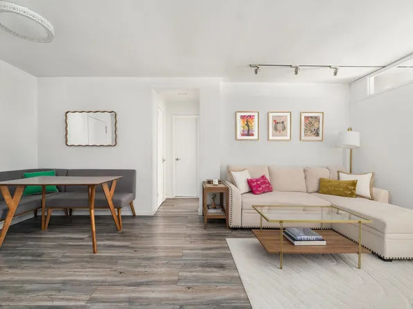 140 7th Avenue image 1 of 10