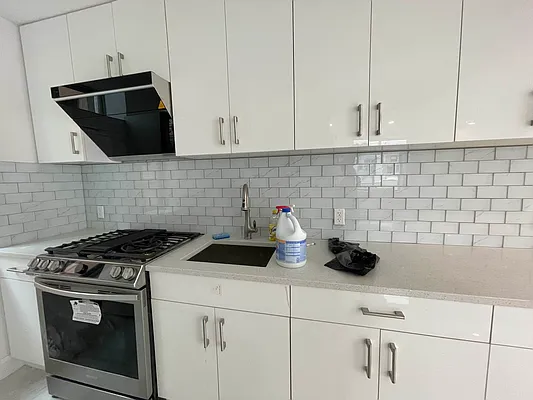 Rented by Highline Residential | media 4