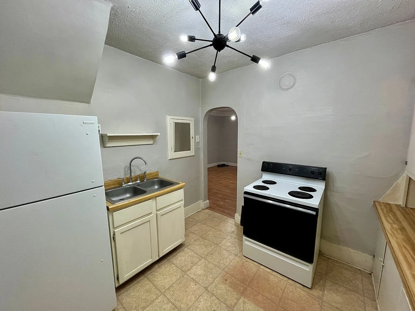 1209 Cleveland Ave — Photo 2