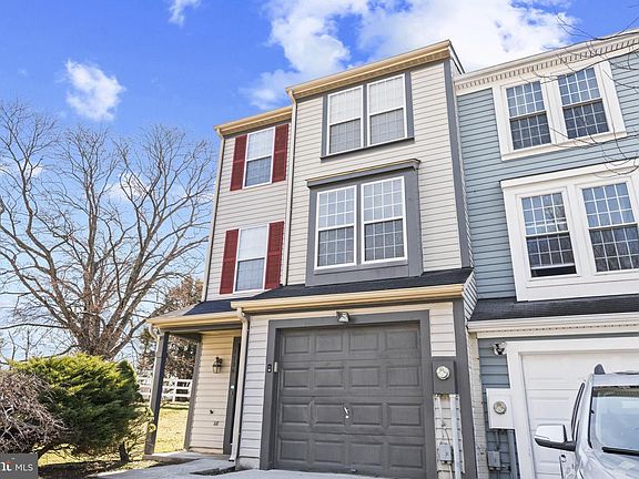 3rd image of 7726 Patuxent Oak Ct