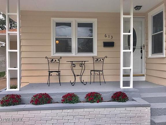 2nd image of 613 S Despelder St
